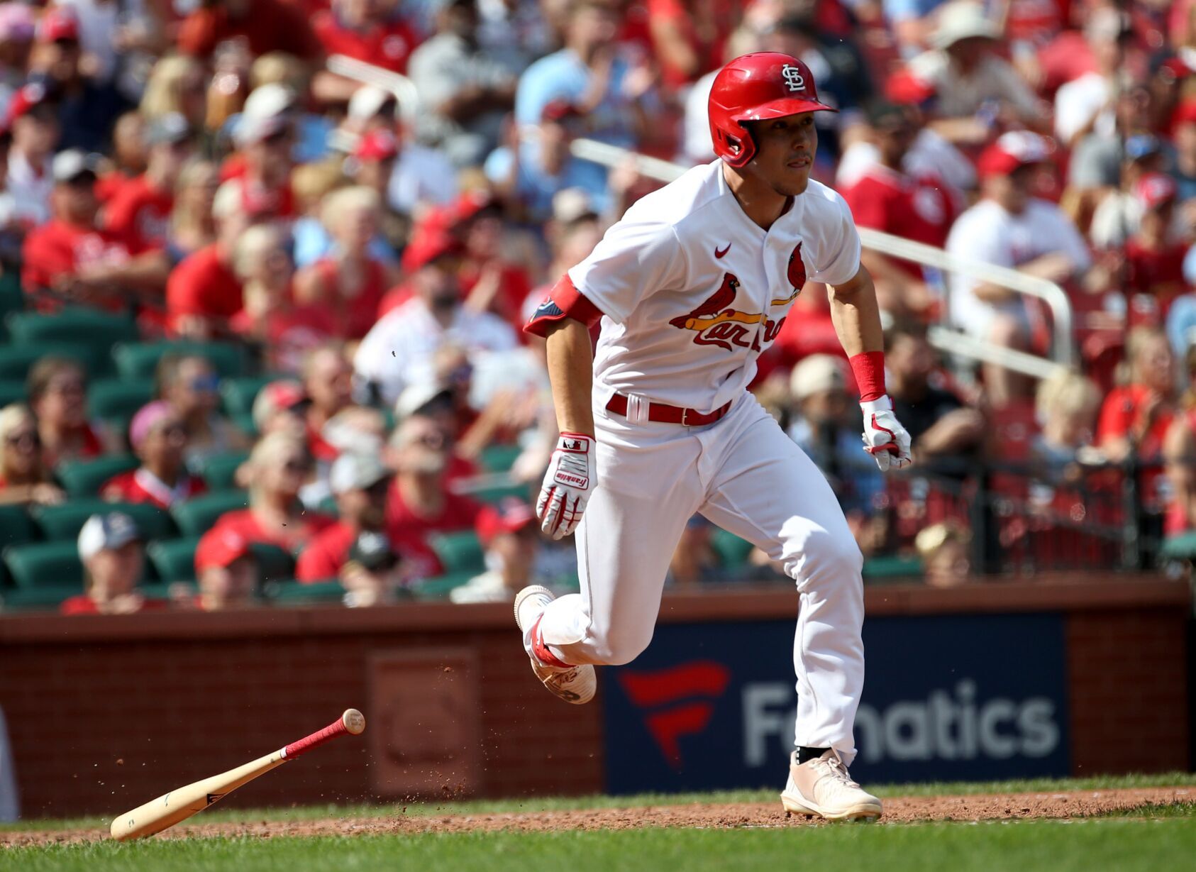 Cardinals beat Cincinnati Reds 5-1 in of doubleheader